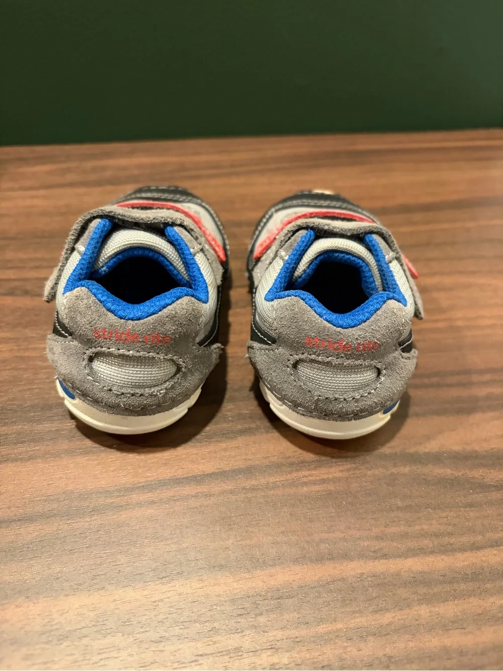 Striderite toddler Gray and Red Velcro Sneakers - size 4.5